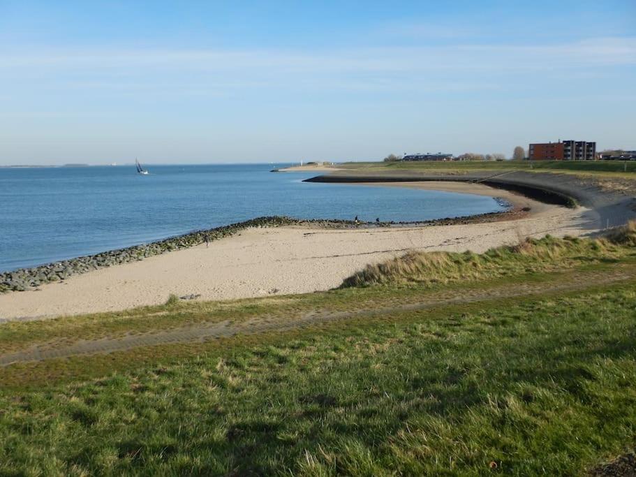 Comfortabel En Gezellig Vakantiehuis Bij Het Strand เวเมลดิงเงอ ภายนอก รูปภาพ